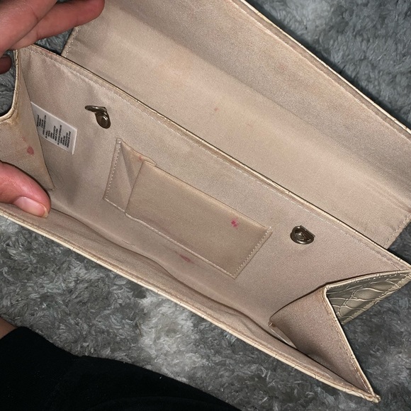 Clutch - Picture 2 of 2